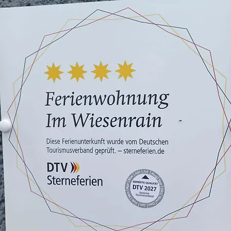 Im Wiesenrain 아파트 *